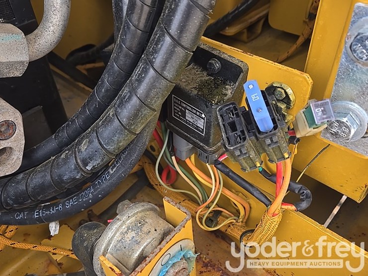 2018-caterpillar-305.5-image-78