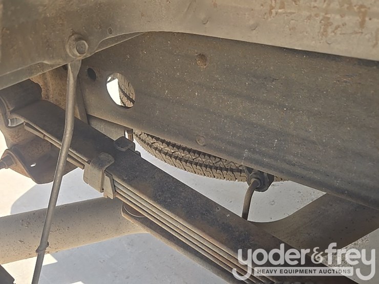 2002-chevrolet-silverado-2500hd-image-34