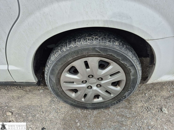 2020-dodge-grand-caravan-sxt-image-19