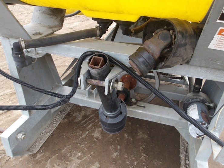 #7363-•-a1-mist-sprayer-\ufffd-pto-driven-orchard-/-vineyard-image-7