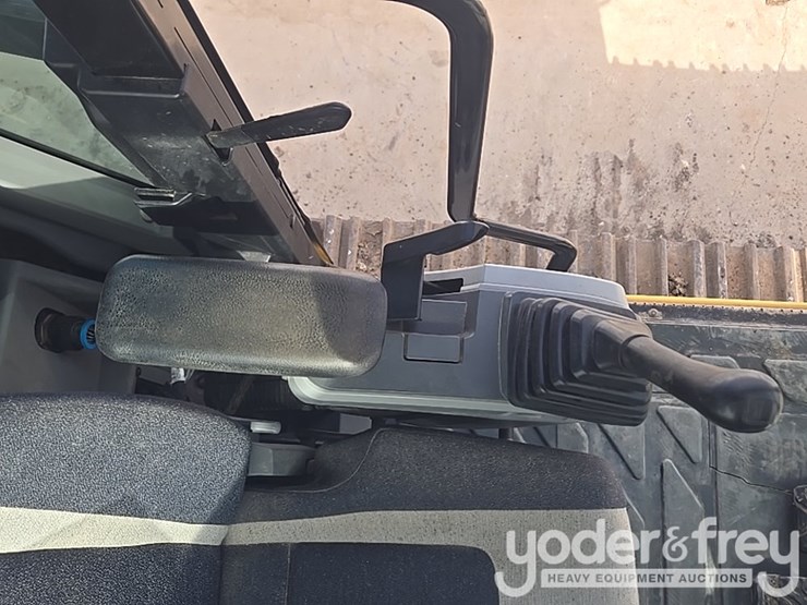 2017-caterpillar-336fl-image-102