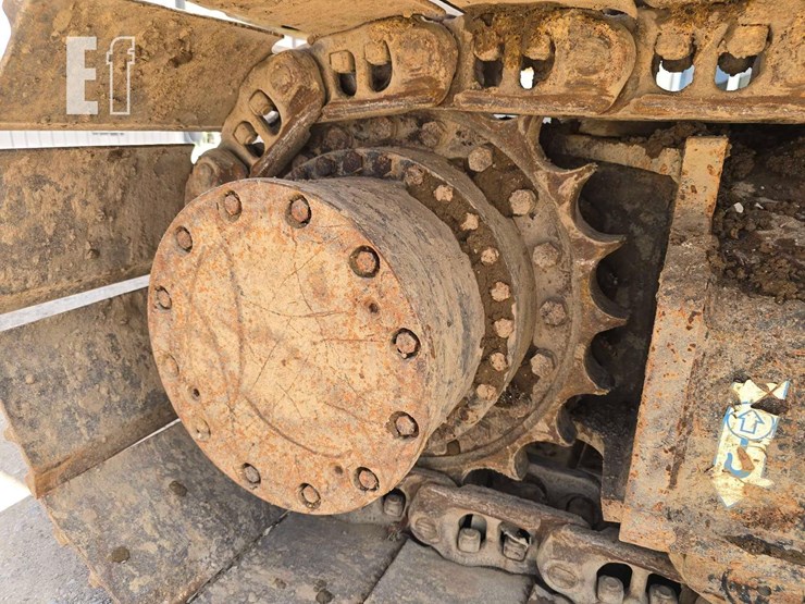 2018-deere-250g-lc-image-37