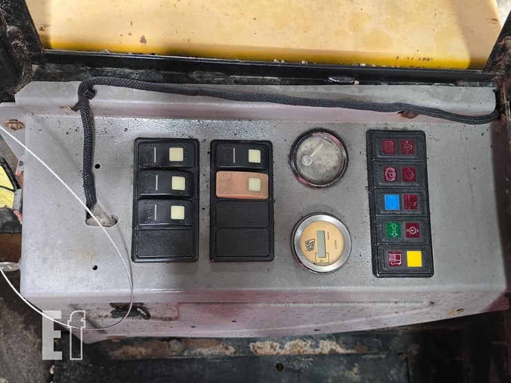 2008-jcb-930-image-16