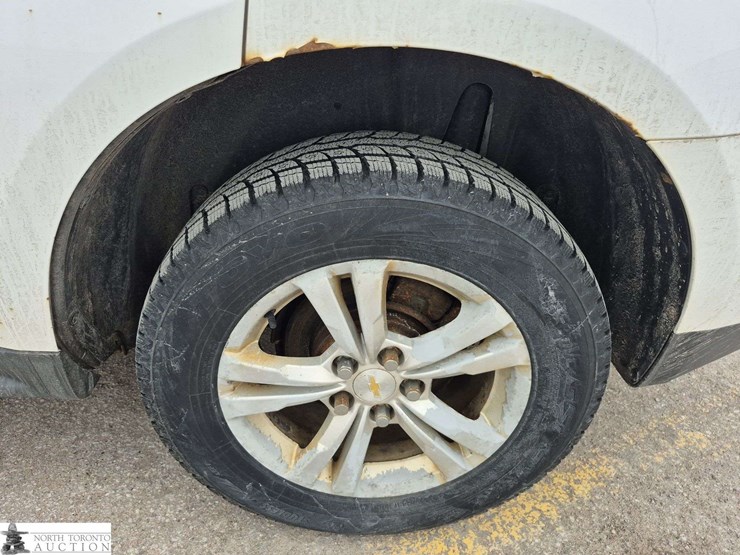 2015-chevrolet-equinox-image-25