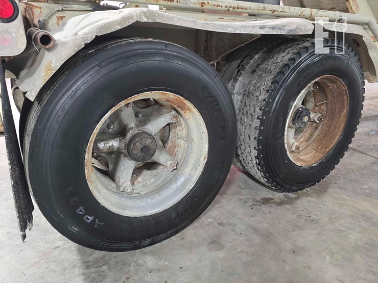 40-foot-pneumatic-tank-trailer-image-20