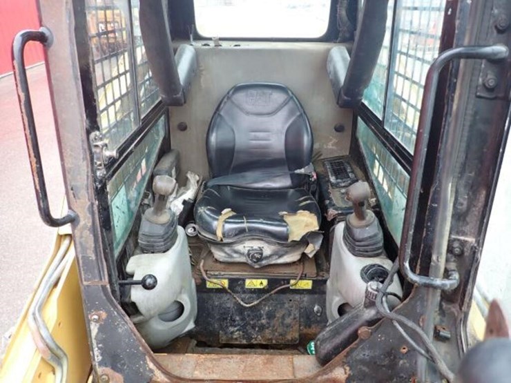 2010-caterpillar-232b-image-10