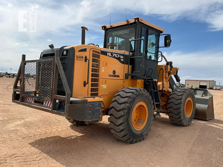 2014-hyundai-hl757tm-9a-image-3