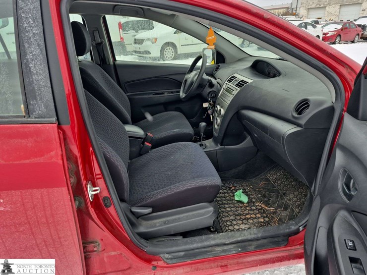 2009-toyota-yaris-base-4dr-sedan-4a-image-26