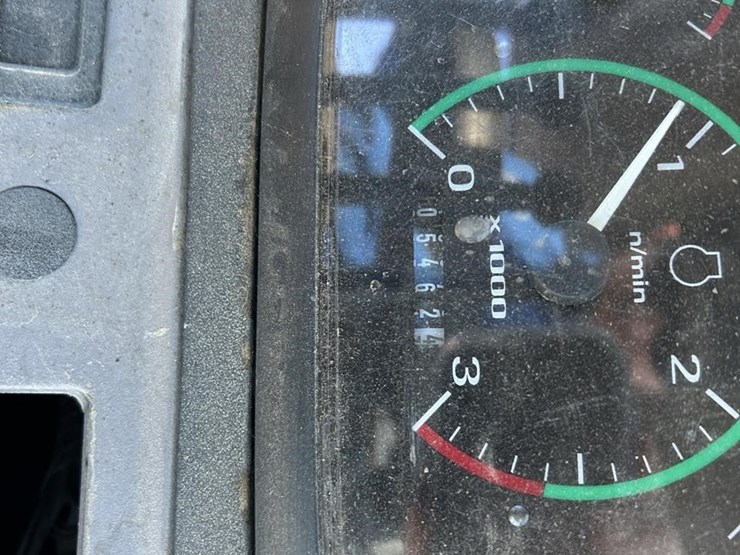 2000-case-570m-xt-image-46