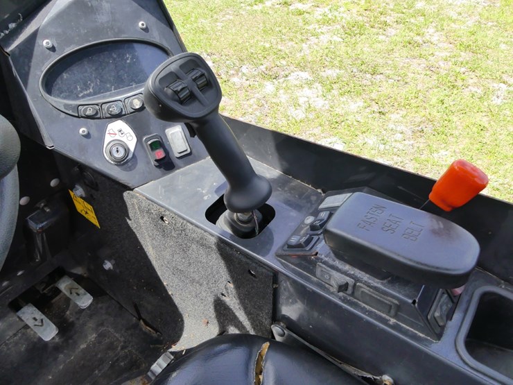 2023-bobcat-l28-image-11