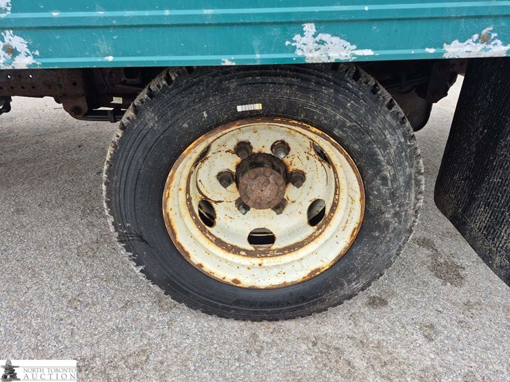 2014-isuzu-nqr-image-20