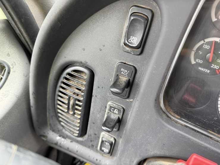 2011-freightliner-vac-con-t/a-vacuum-truck-image-31