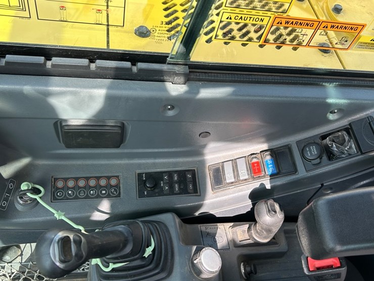 2024-new-holland-e57c-image-26