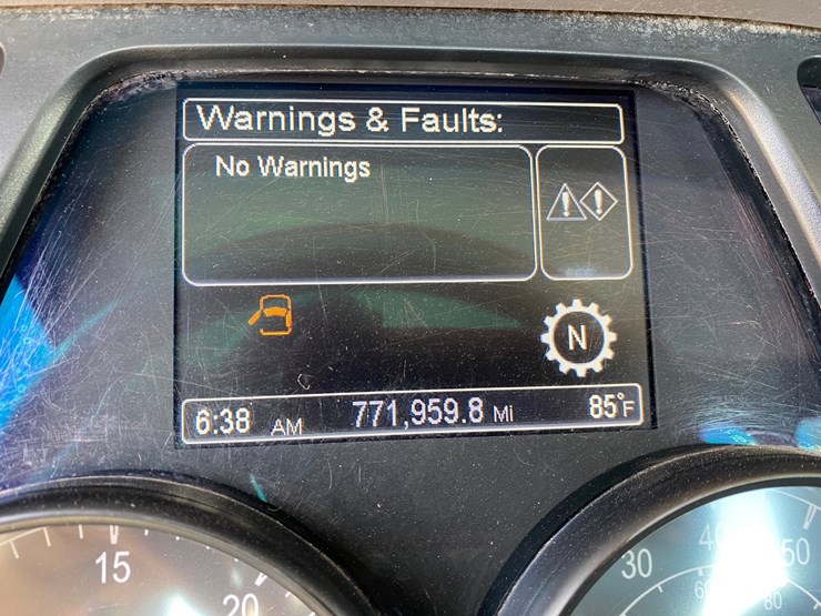 2017-peterbilt-579-image-15