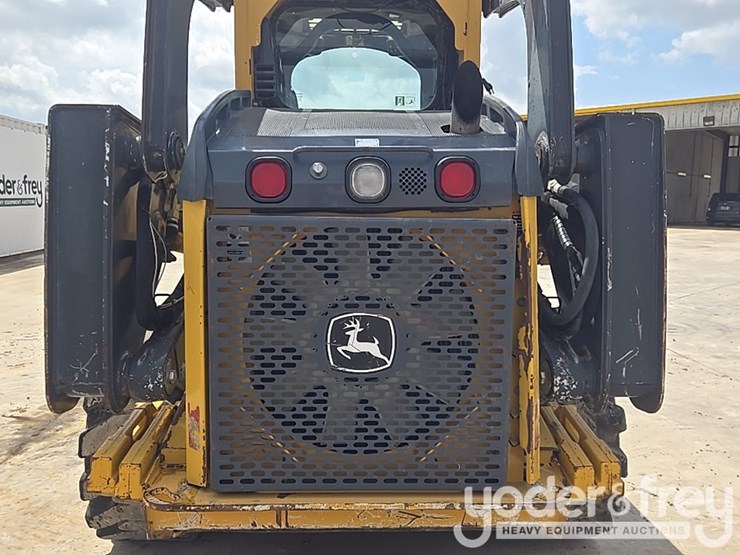 2011-deere-328d-image-26