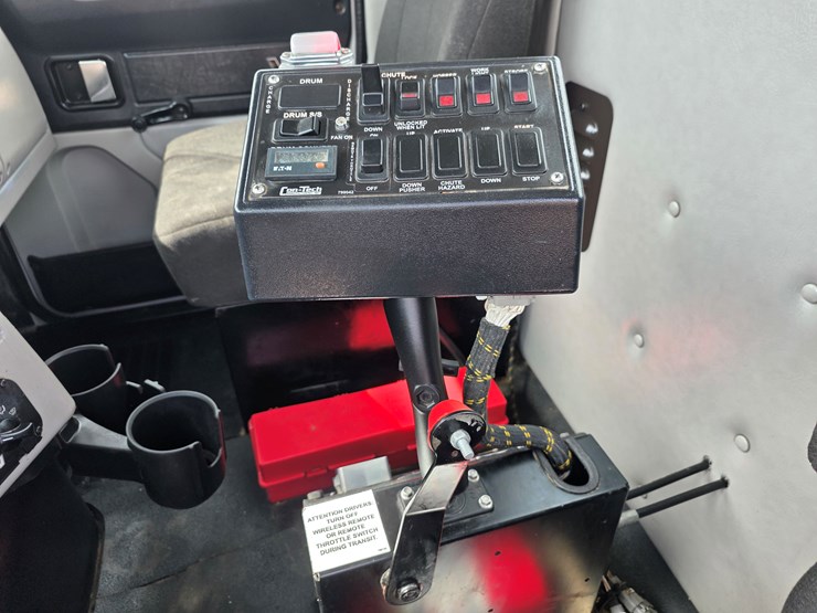 2022-westernstar-daycab-4700-concrete-mixer-truck-image-10