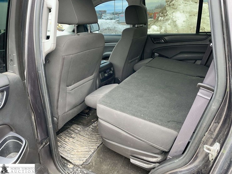 2017-chevrolet-tahoe-image-15