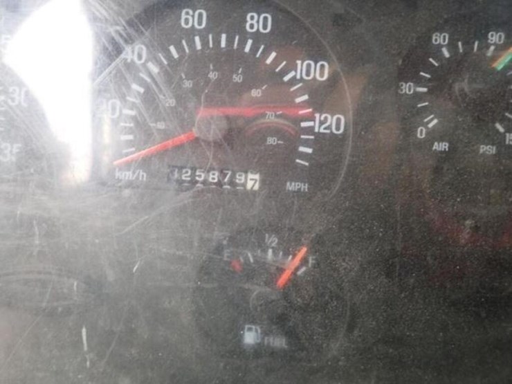 1999-sterling-l9513-image-12