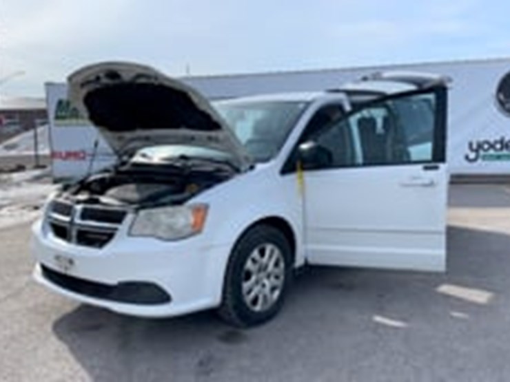 2014-dodge-grand-caravan-sxt-image-9