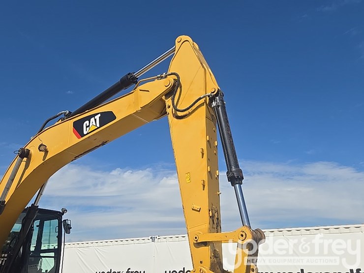 2017-caterpillar-336fl-image-32