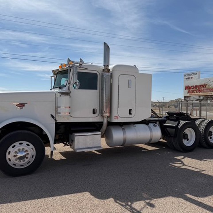 2009 PETERBILT 388