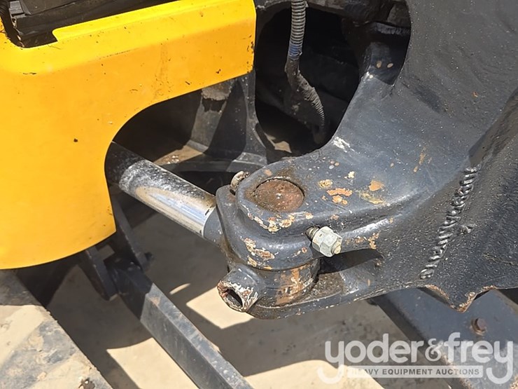 2022-deere-26g-image-36