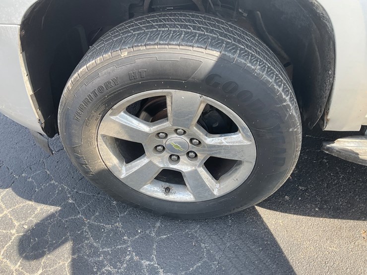 2011-chevrolet-tahoe-image-7