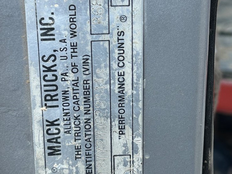 #31965-•-1989-mack-r688-tandem-axle-truck-tractor-image-49