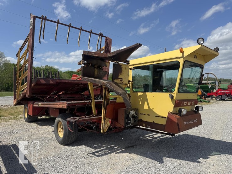 new-holland-1069-image-3