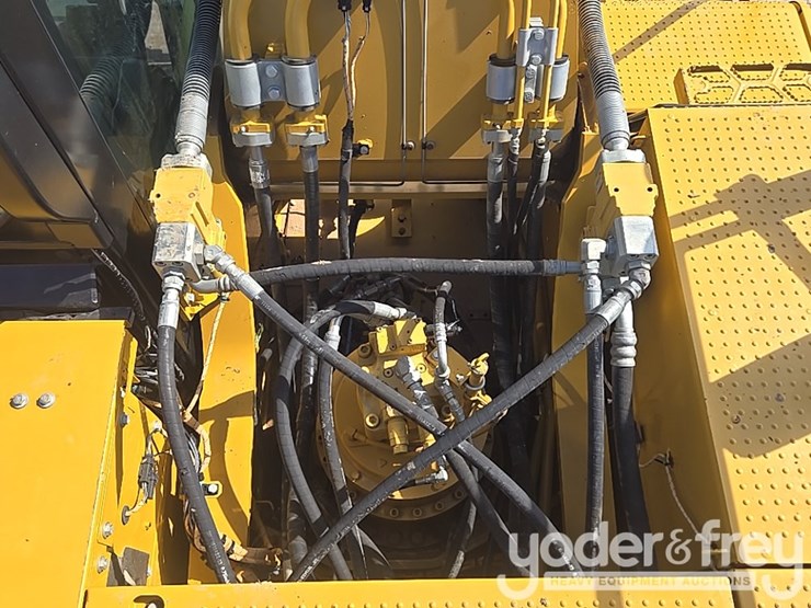 2019-caterpillar-336-image-63