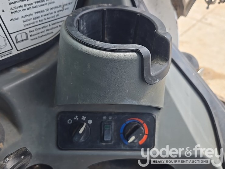 2021-bobcat-t740-image-89