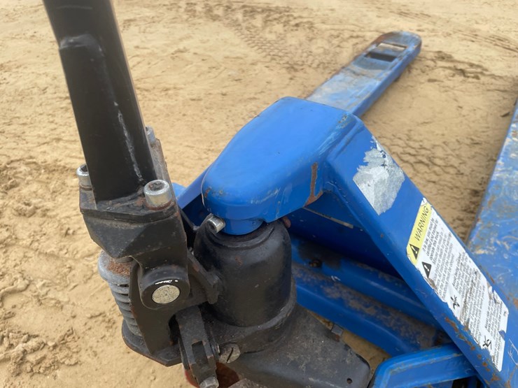 #3918-•-lift-rite-5,500-lbs.-pallet-jack-image-8