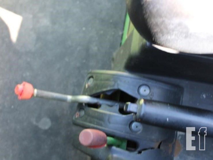 john-deere-gator-image-8