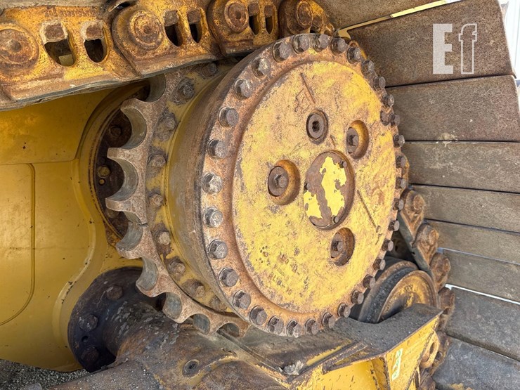 2016-caterpillar-d6t-lgp-image-35