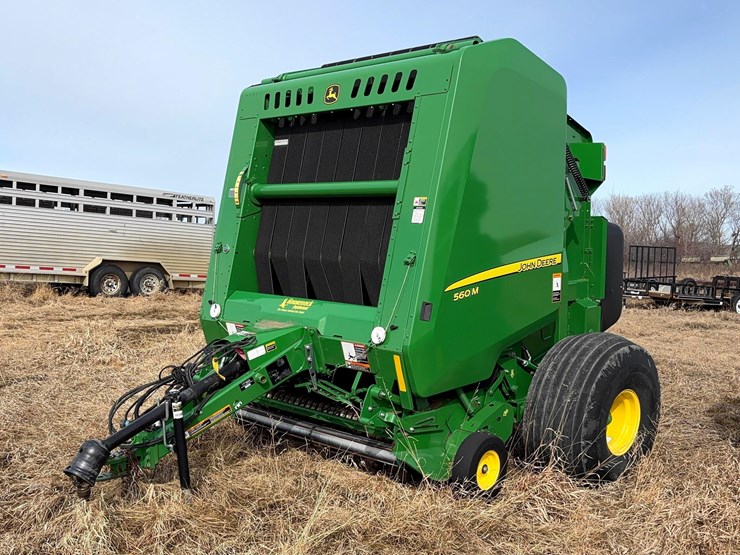 john-deere-560m-image-1