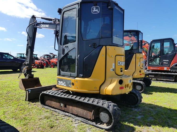 2019-deere-35g-image-4