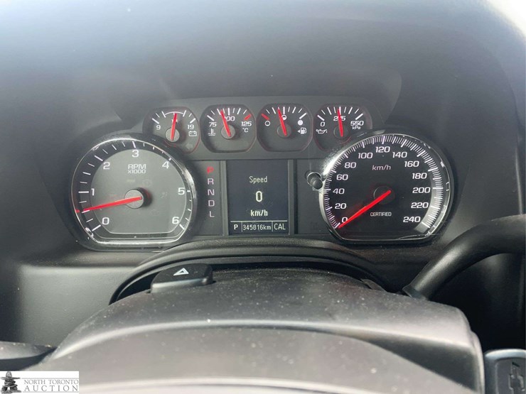 2017-chevrolet-tahoe-image-12