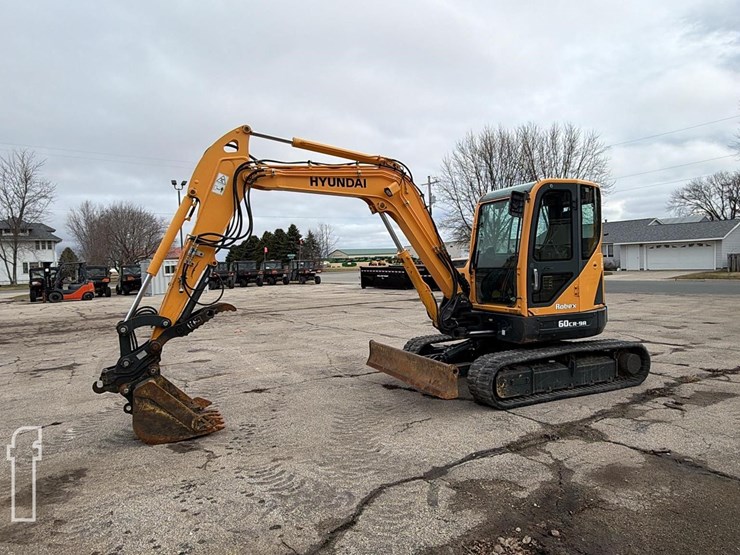 2017-hyundai-robex-60cr-9a-image-1