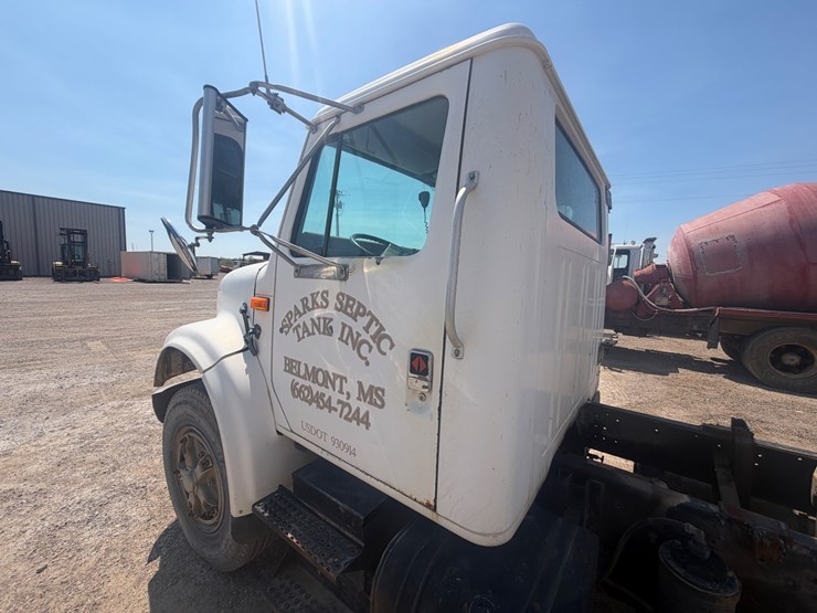 1990-international-4900-image-13