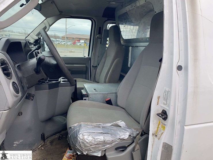 2011-ford-cargo-image-10