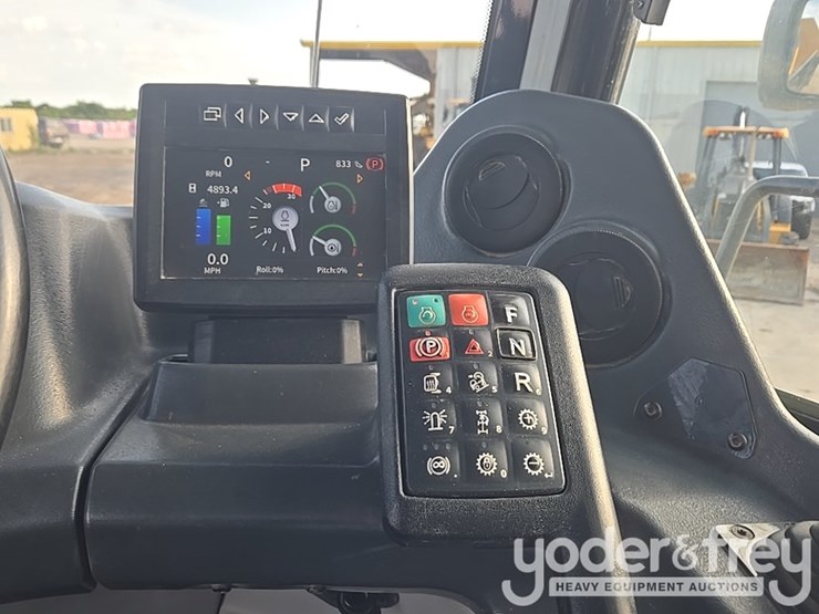 2022-deere-260e-image-129