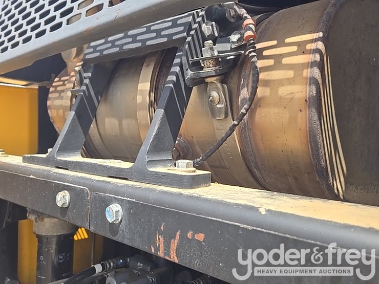 2017-deere-210g-lc-image-74