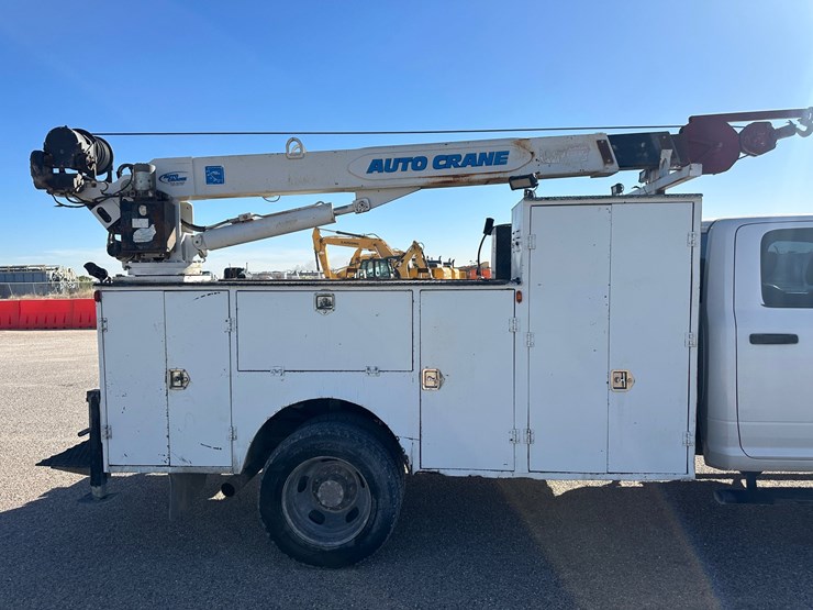 2014-dodge-5500-service-truck-image-4