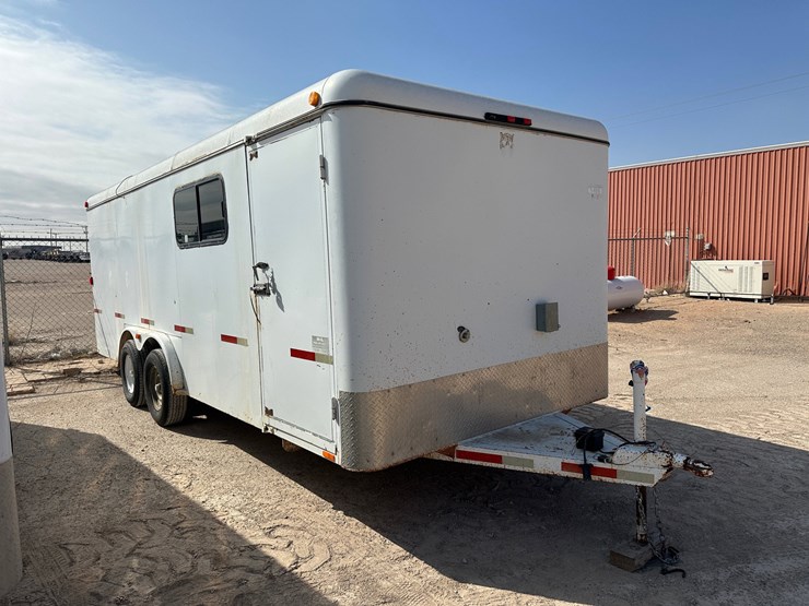 2006-w-w-trailer-20'-t/a-enclosed-trailer-image-3