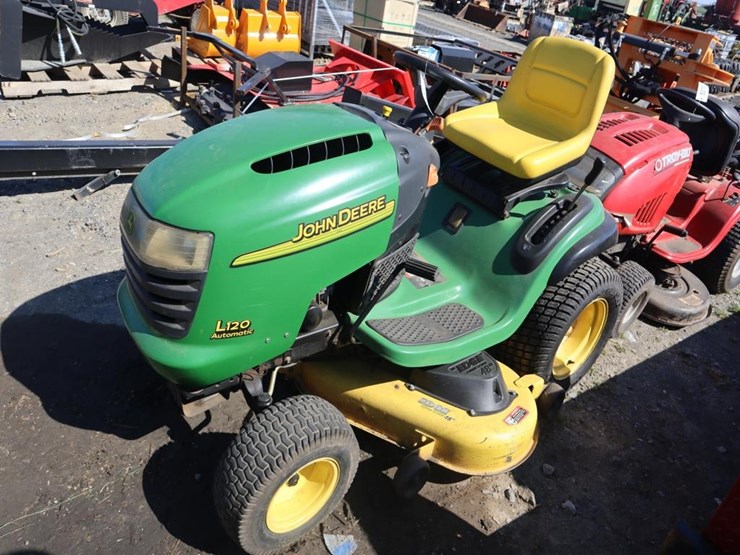 john-deere-120-image-4