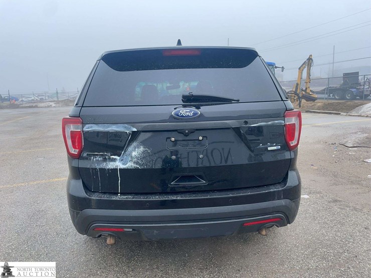 2017-ford-explorer-image-6