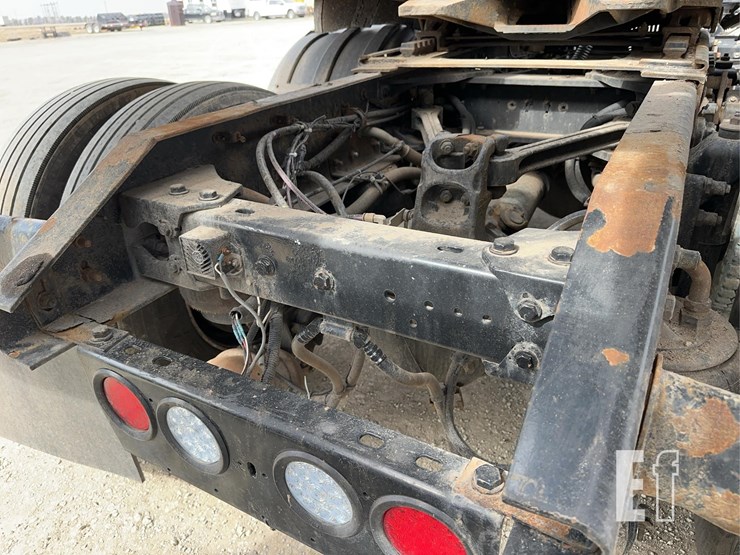 2005-kenworth-t800-image-15