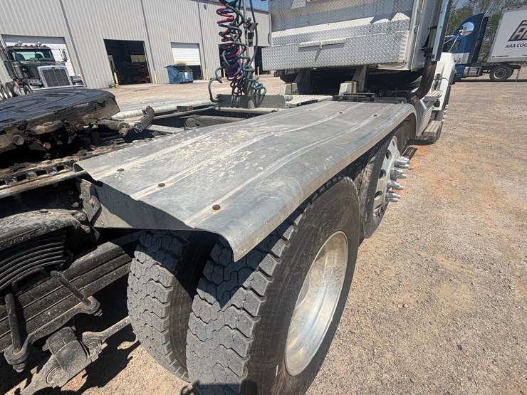 2016-western-star-4700-image-24