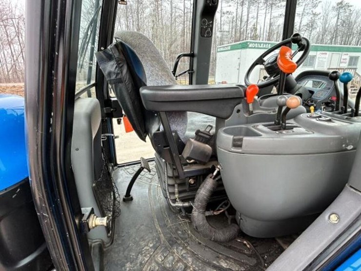 new-holland-tv6070-image-15