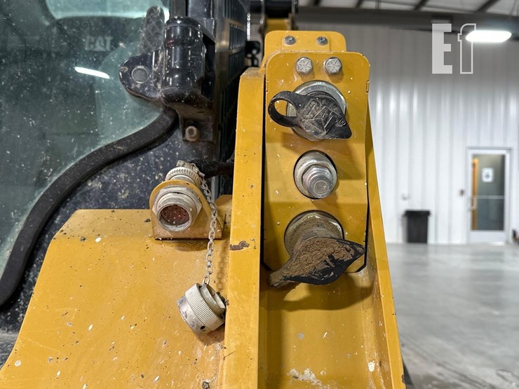 2023-caterpillar-259d3-image-14